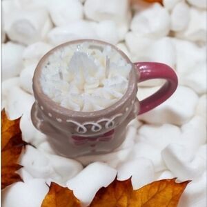 Gingerbread cake candle